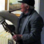 Sebastiano Caruso mentre suona la zampogna, immagine tratta  da un video di Michele Amato 