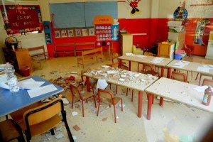 Crolla intonaco scuola materna, 6 bimbi feriti lievi