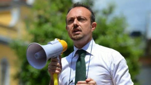 Il senatore Sergio Puglia