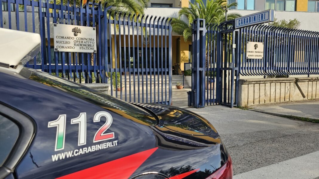 Calitri, aggredisce la ex con un martello, la chiude in casa e poi prova a fuggire in bus verso Napoli: arrestato Calitri, aggredisce la ex con un martello, la chiude in casa e poi prova a fuggire in bus verso Napoli: arrestato