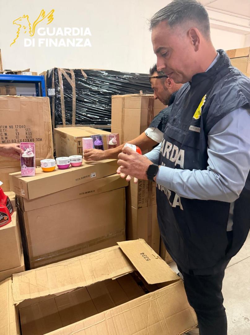 Blitz Gdf nel Casertano: scoperti 6 lavoratori in nero e oltre 13mila cosmetici non sicuri: maxi sanzione e sequestro Blitz Gdf nel Casertano: scoperti 6 lavoratori in nero e oltre 13mila cosmetici non sicuri: maxi sanzione e sequestro