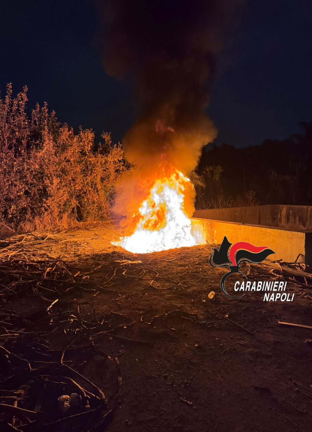 Acerra, incendia plastica per ricavare “oro rosso”: carabinieri arrestano 57enne Acerra, incendia plastica per ricavare “oro rosso”: carabinieri arrestano 57enne