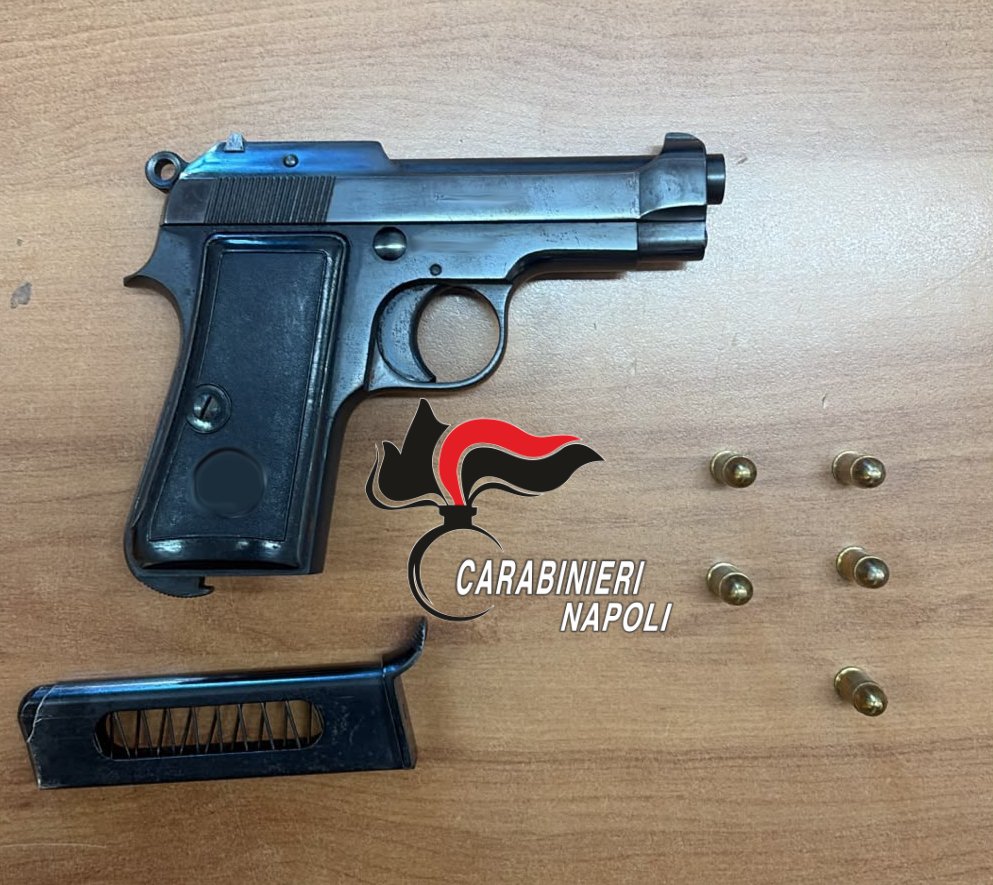 Napoli, pistola e proiettili nell’appartamento: 21enne dai domiciliari al carcere Napoli, pistola e proiettili nell’appartamento: 21enne dai domiciliari al carcere