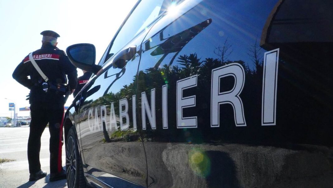 Ercolano, anni di violenze in famiglia: arrestato 42enne dopo la denuncia delle figlie Ercolano, anni di violenze in famiglia: arrestato 42enne dopo la denuncia delle figlie