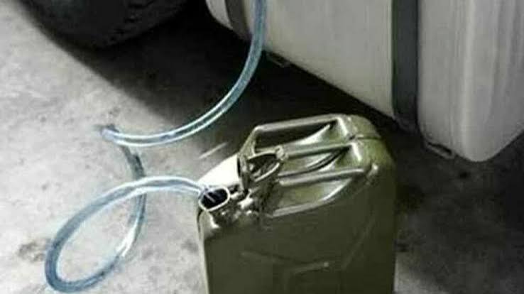 Emergenza carburante, aumentano i furti: tre denunciati tra Napoli e Castellammare Emergenza carburante, aumentano i furti: tre denunciati tra Napoli e Castellammare