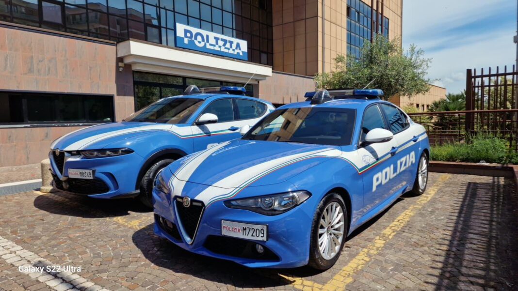Benevento, rubava abiti e smartphone con forbici e cartellini recisi: polizia blocca ladra seriale Benevento, rubava abiti e smartphone con forbici e cartellini recisi: polizia blocca ladra seriale