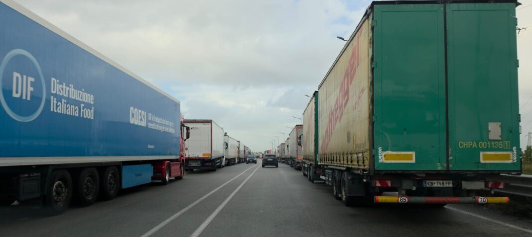 Fine dei blocchi stradali in Campania: rimossi tutti i presìdi degli autotrasportatori Fine dei blocchi stradali in Campania: rimossi tutti i presìdi degli autotrasportatori